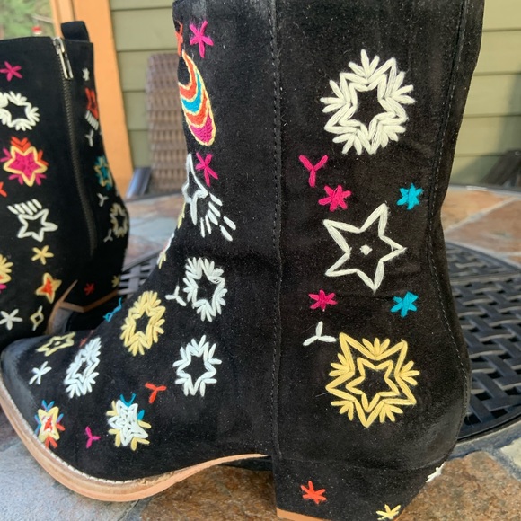 Free People * Bowers Celestial Embroidered Black Leather & Suede Ankle Boots - Picture 10 of 16